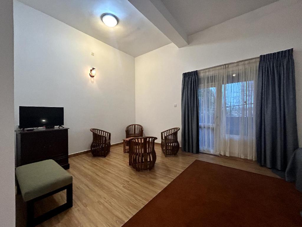 K And K Country Resort Minuwangoda Esterno foto