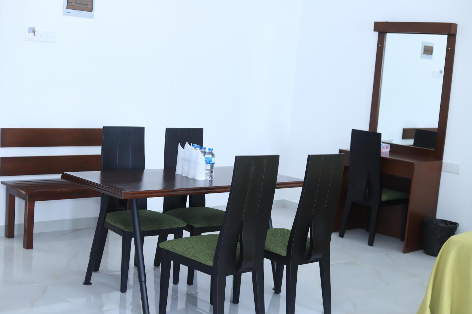 K And K Country Resort Minuwangoda Esterno foto