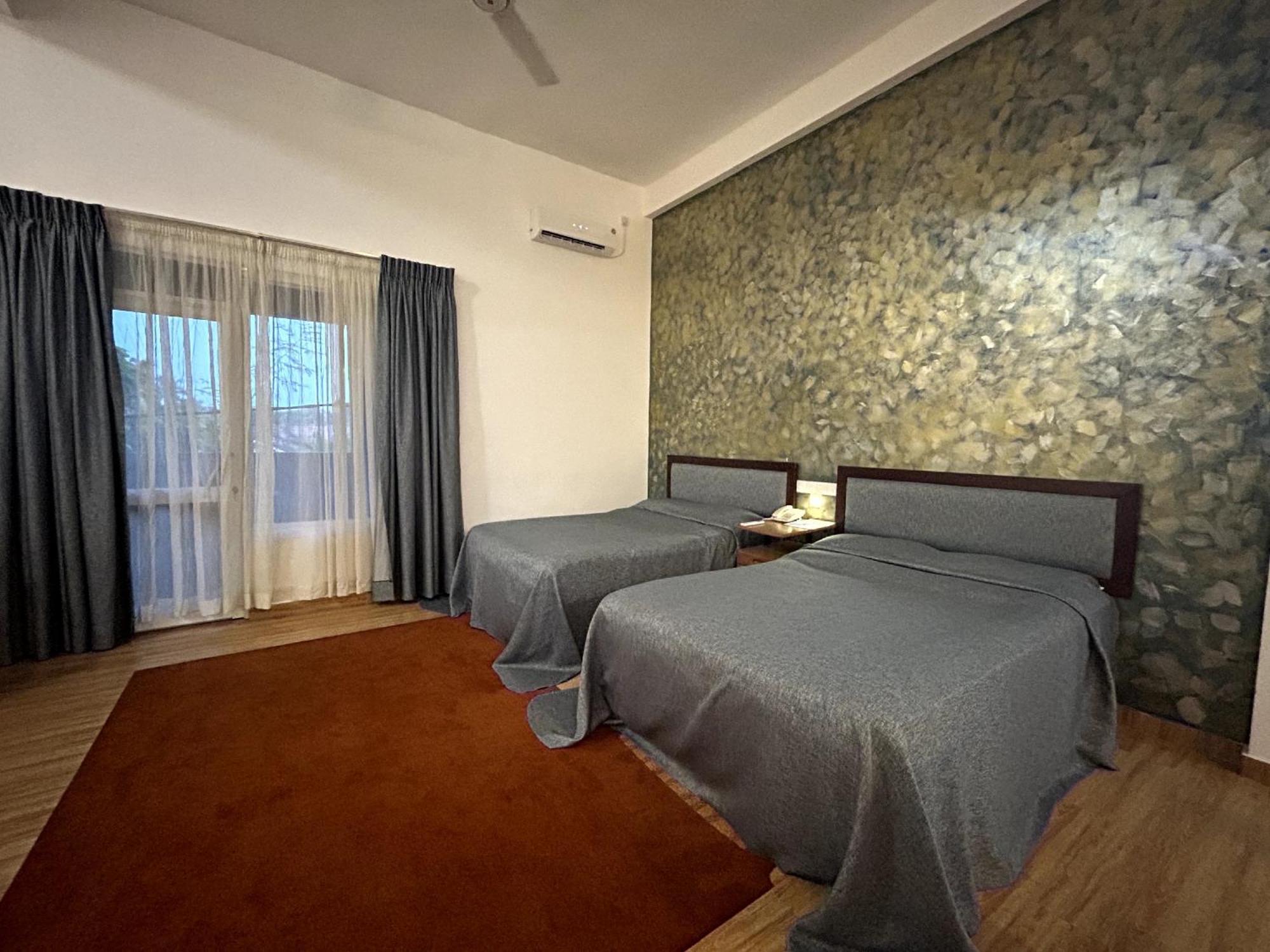 K And K Country Resort Minuwangoda Esterno foto