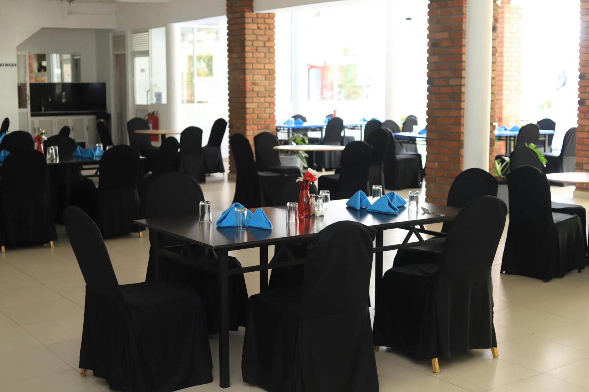 K And K Country Resort Minuwangoda Esterno foto