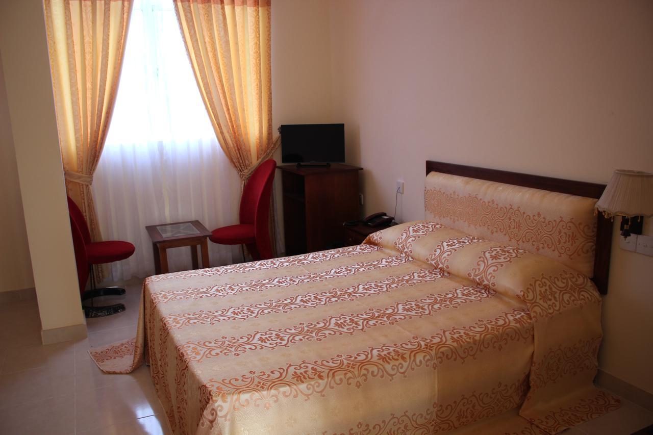 K And K Country Resort Minuwangoda Esterno foto