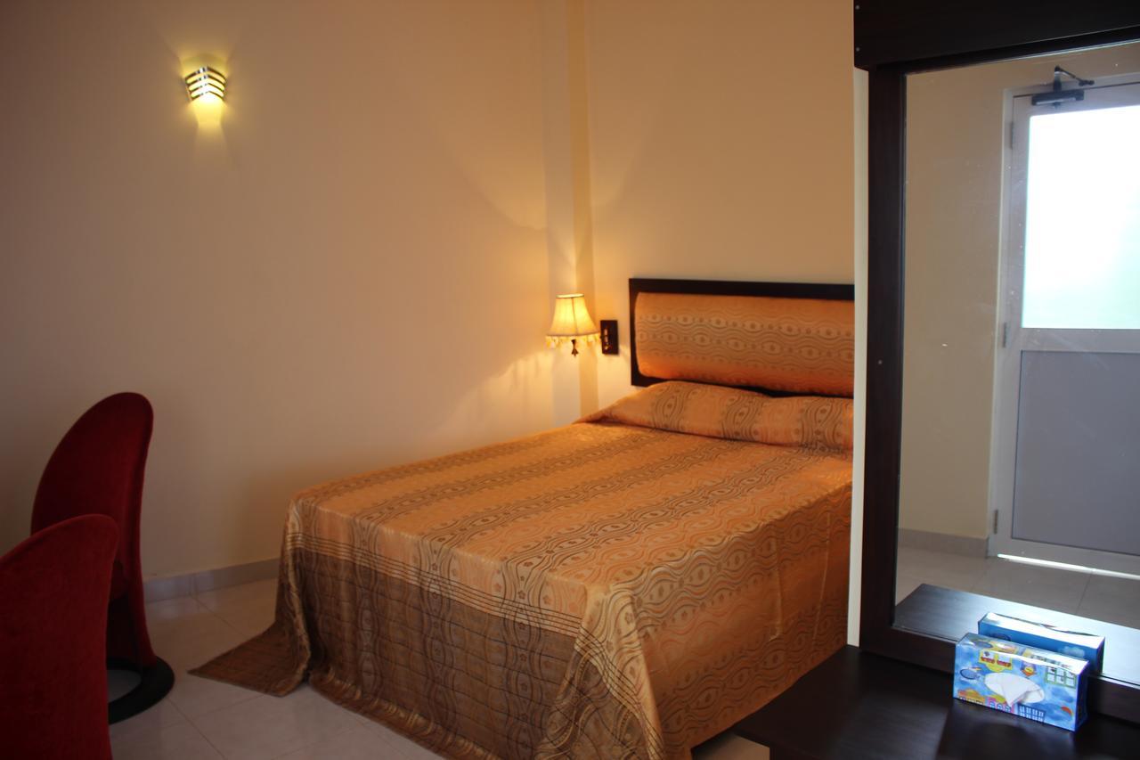K And K Country Resort Minuwangoda Esterno foto