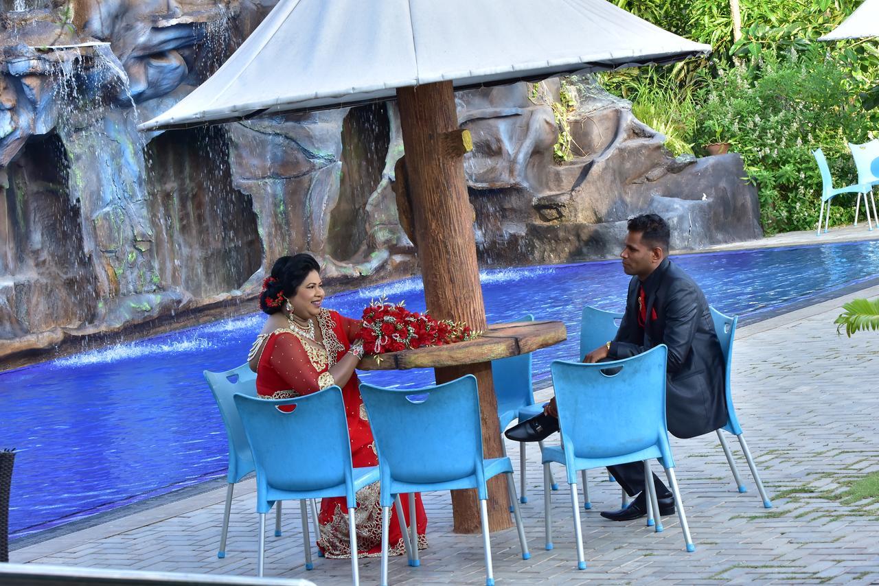 K And K Country Resort Minuwangoda Esterno foto
