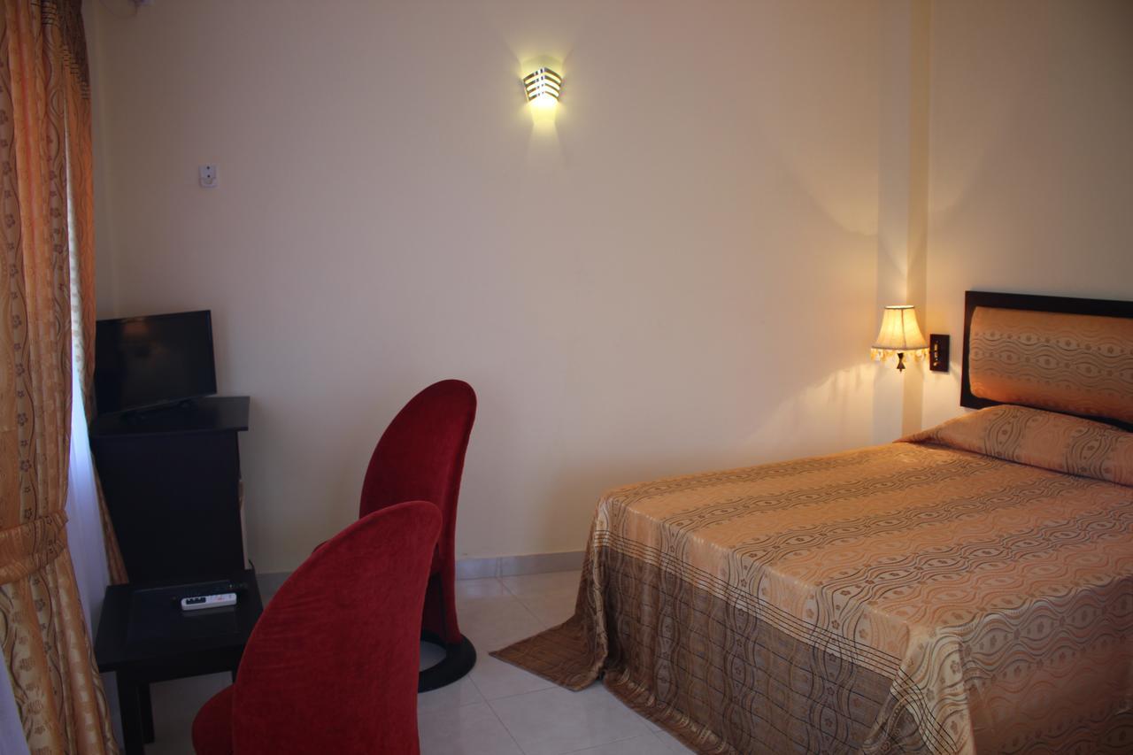 K And K Country Resort Minuwangoda Esterno foto